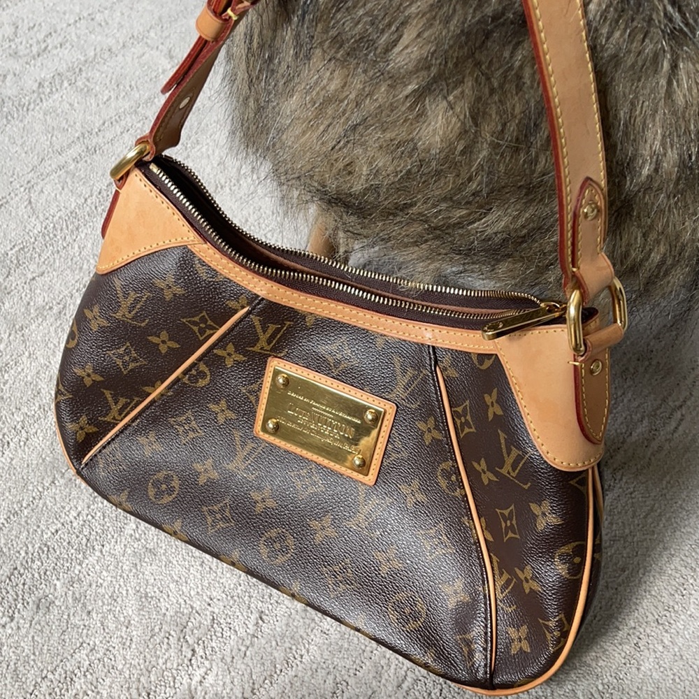 Monogram Thames GM Shoulder Bag
MODEL NO.:M56383 - Picture 2 of 4